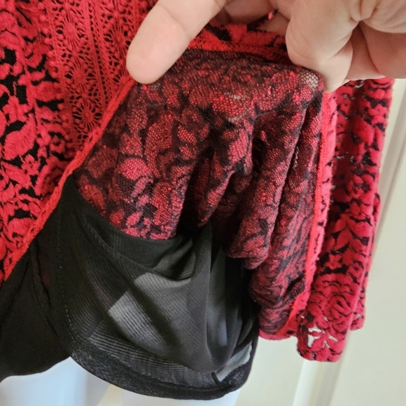 John Paul Richard Red Floral Burnout Lace Bell Sleeve Blouse Size M Y2K Romantic - Picture 3 of 8